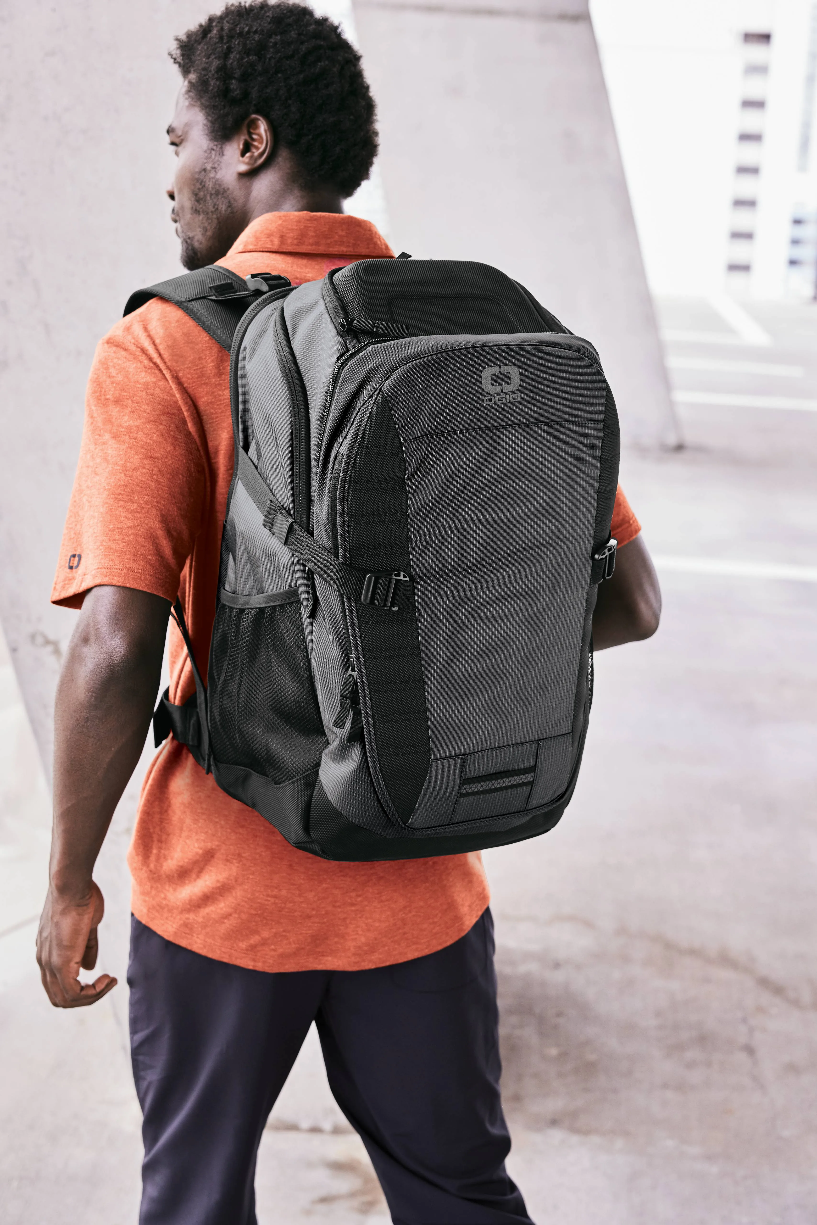 OGIO Motion X-Over Pack